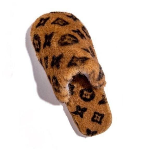 “Luxury” Faux Fur House Slippers in Carmel - Picture 5 of 9